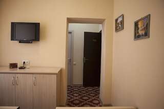 Отель Apart Hotel Armenia Ереван Двухместный номер с 1 кроватью или 2 отдельными кроватями-1