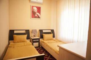 Отель Apart Hotel Armenia Ереван Двухместный номер с 1 кроватью или 2 отдельными кроватями-2